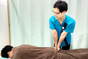 こころ整骨院　中井院の施術風景画像