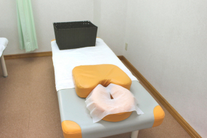 おとも整骨院の整体の施術風景画像です。