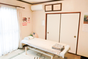いきいき平城山鍼灸院の腰痛の施術を受ける内観画像