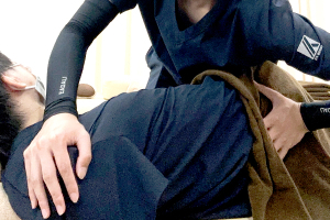 新松戸クラシオン整骨院の整体の施術風景画像です。