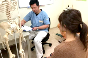 日光すこやか整骨院のカウンセリング風景の画像