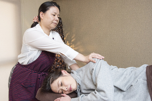 はんなりの肩こりの施術画像