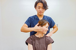 おがわ整骨院　金町駅北口院の施術風景画像