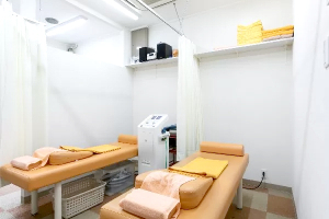 たかお整骨院で整体施術を受ける内観画像像