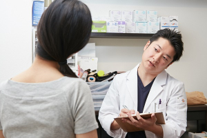 鍼灸院おるきのカウンセリング風景画像です。