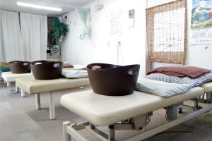 アクア整骨院で整体施術を受ける内観画像