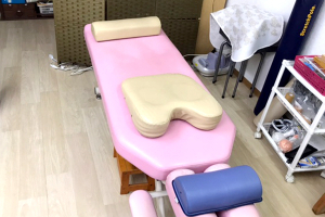 うえ接骨院で整体施術を受ける内観画像像