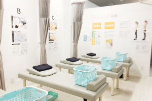 むげん整骨院・鍼灸院 四条寺町で整体施術を受ける内観画像