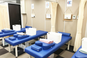 むげん整骨院・鍼灸院 宇治三室戸で整体施術を受ける内観画像