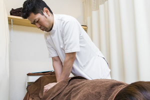 ふじもり桜花整骨院【鍼灸】の腰痛の施術画像