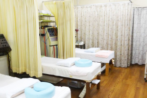 杉原接骨院 中村日赤院で整体施術を受ける内観画像