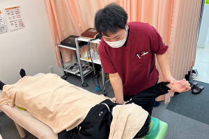 てて整骨院　川沿店【鍼灸】の肩こりの施術画像