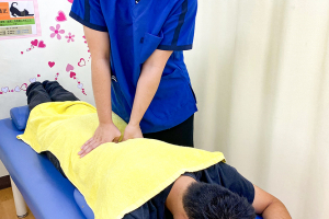 ワイズ那覇整骨院／ワイズ那覇鍼灸院の腰痛の施術画像