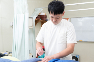 川越中央整骨院の鍼灸施術の画像