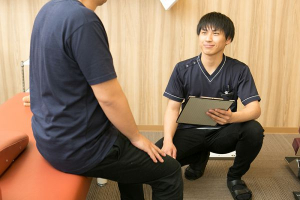 だいふく整骨院姫原院のカウンセリング風景の画像