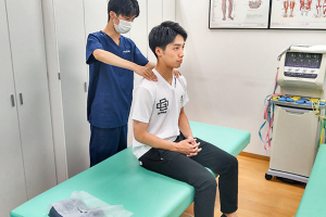 熱海駅前　小林はり・灸マッサージ接骨院の肩こり施術の画像