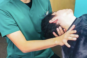 堺整骨院　宗像院の整体の施術風景画像です。