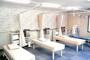 カムイ鍼灸整骨院で整体施術を受ける内観画像