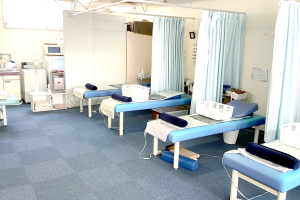 エース治療院で整体施術を受ける内観画像像