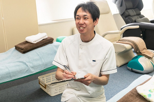 銀座鍼灸整骨院のカウンセリング風景画像です。