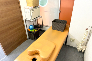 こころ整体院　渋谷院で整体施術を受ける内観画像像