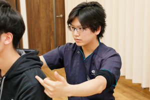 八王子北口整骨院の整体施術の風景画像