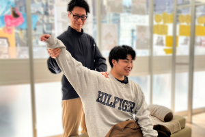 八王子北口整骨院の肩こりの施術風景画像です