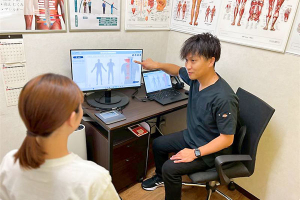 きずな鍼灸整骨院　林院のカウンセリング風景画像です。