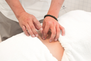 てるて接骨院鍼灸院の鍼灸施術の画像