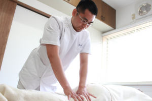 ムネタ鍼灸整骨院の整体の施術風景画像です。