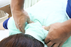 矢嶋接骨院【鍼灸/マッサージ】の肩こりの施術画像