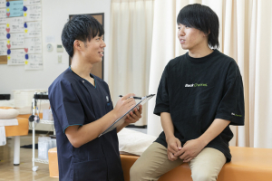 安倍川駅前総合治療院のカウンセリング風景の画像