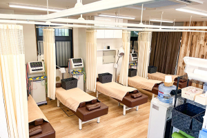 ｉ‐ｃａｒｅ船橋北口はりきゅう整骨院で整体施術を受ける内観画像