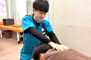 こころ整体院　大宮院の肩こりの施術風景画像です。