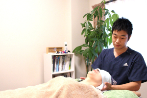 いろは治療院の整体の施術風景画像です。