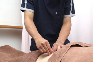 太陽接骨院の鍼灸施術の施術風景画像です。