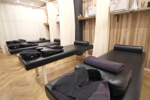 豪徳寺の鍼灸整骨院で整体施術を受ける内観画像像