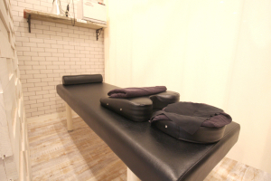 読売ランド前駅のはり灸整骨院で整体施術を受ける内観画像