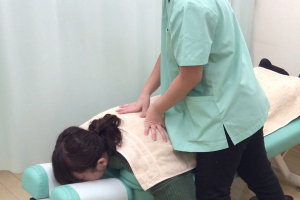 くまのみ整骨院　草加院【鍼灸】の肩こりの施術画像