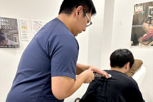 芦花公園駅前鍼灸整骨院の整体の施術風景画像です。