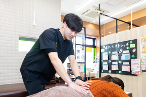 北野あおば鍼灸整骨院の整体の施術風景画像です。