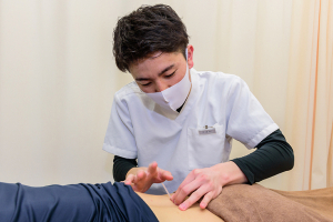 えん鍼灸整骨院の鍼灸施術の画像