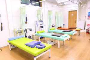 うきふな接骨院で整体施術を受ける内観画像像