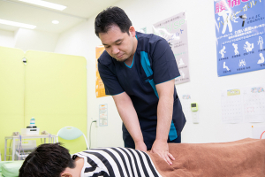野本鍼灸整骨院 　十条院の施術風景画像