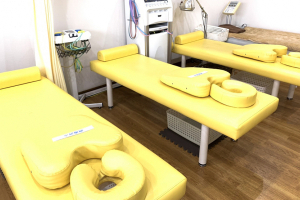 京成曳舟駅前プラザ接骨院・はり灸院で整体施術を受ける内観画像像