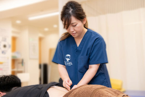 神田鍼灸整骨院の鍼灸施術の施術風景画像です。