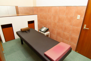 あい鍼灸院・接骨院 イオンタウン小阪院で整体施術を受ける内観画像像