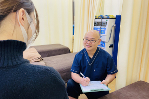 東新宿ソフィア整骨院のカウンセリング風景画像です。