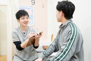 あい鍼灸院・接骨院　なんばウォーク日本橋駅院の施術画像