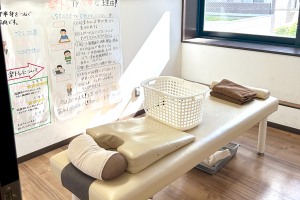 三国エキナカ接骨院で整体施術を受ける内観画像像